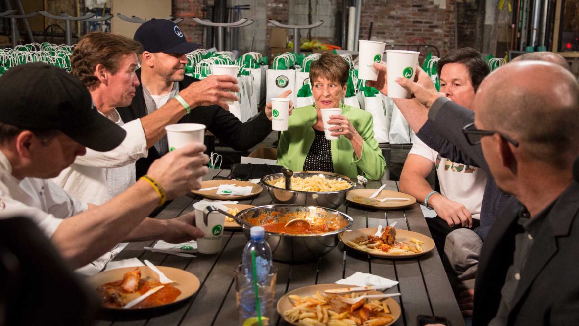 44 Blue Productions - Mark Wahlberg Donnie Wahlberg Paul Wahlberg - Wahlburgers